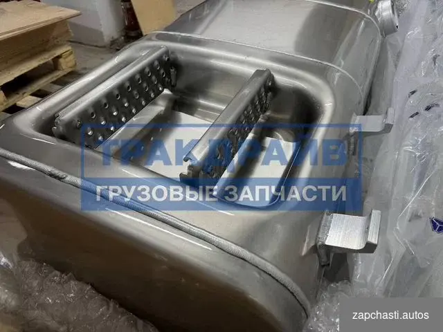 Купить Топливный бак Ситрак C7H правый 600 л. 675X620 мм