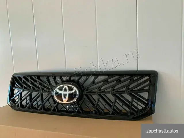 с эмблемой Toyota land Cruiser Prado 120