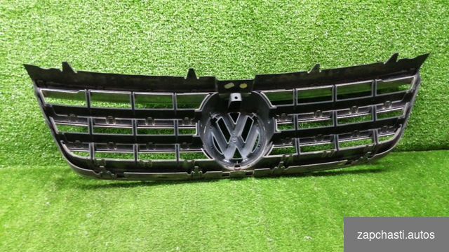 Решетка радиатора Volkswagen Touareg #2 купить