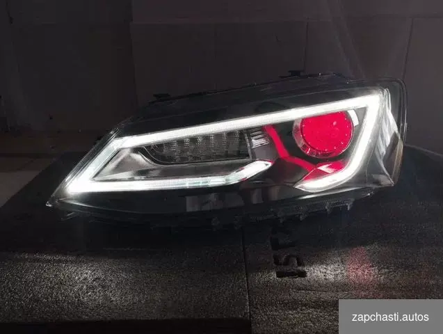 Купить Фары Volkswagen Jetta (A6) 10-19г LED